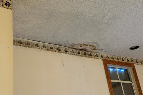 Casa en venta en Miami, Florida, 3 dormitorios, 180.23 m2 № 2002675 - foto 14