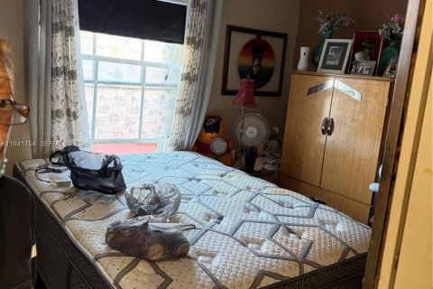 Casa en venta en Miami, Florida, 3 dormitorios, 180.23 m2 № 2002675 - foto 7