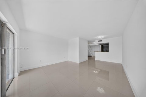 Condominio en alquiler en Miami, Florida, 1 dormitorio, 104.52 m2 № 2085679 - foto 14