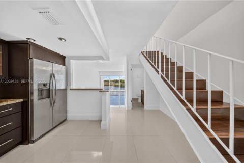 Кондоминиум с 1 спальней в Майами, Флорида № 2085679