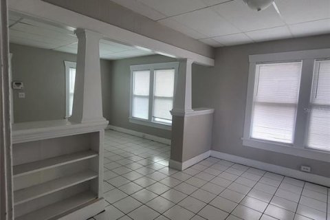 House in Saint Petersburg, Florida 2 bedrooms, 77.29 sq.m. № 1913432 - photo 4