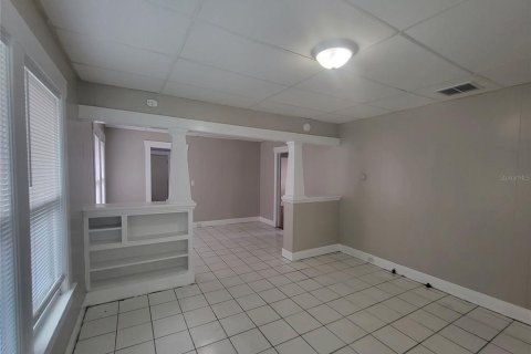 House in Saint Petersburg, Florida 2 bedrooms, 77.29 sq.m. № 1913432 - photo 6