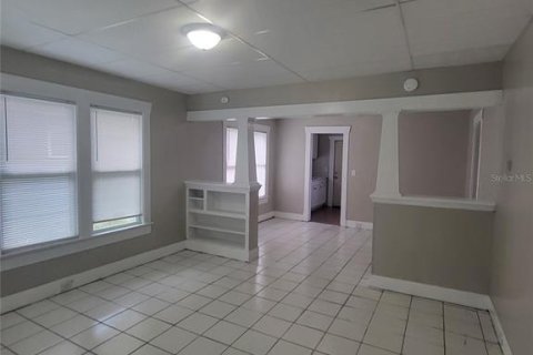 House in Saint Petersburg, Florida 2 bedrooms, 77.29 sq.m. № 1913432 - photo 7