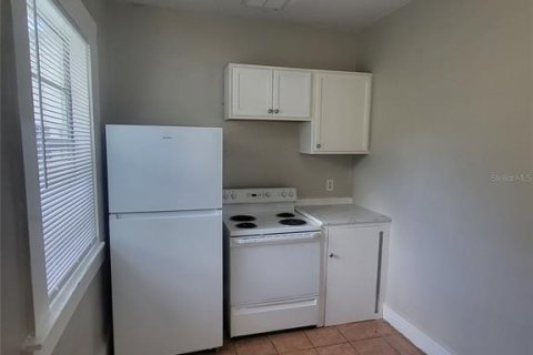 House in Saint Petersburg, Florida 2 bedrooms, 77.29 sq.m. № 1913432 - photo 10