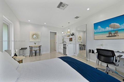 House in Miami, Florida 4 bedrooms, 228.08 sq.m. № 2019674 - photo 25