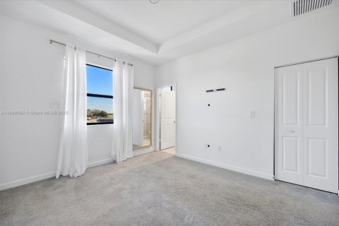 Touwnhouse à vendre à Miami, Floride: 3 chambres, 147.44 m2 № 1939283 - photo 27