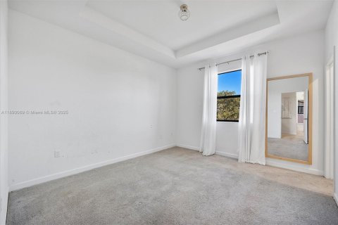 Touwnhouse à vendre à Miami, Floride: 3 chambres, 147.44 m2 № 1939283 - photo 28