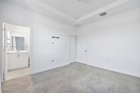 Touwnhouse à vendre à Miami, Floride: 3 chambres, 147.44 m2 № 1939283 - photo 26