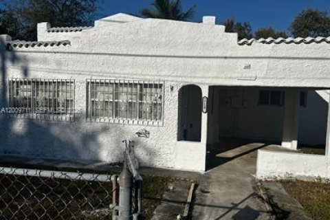 Propiedad comercial en Miami, Florida 118.36 m2 № 2171009