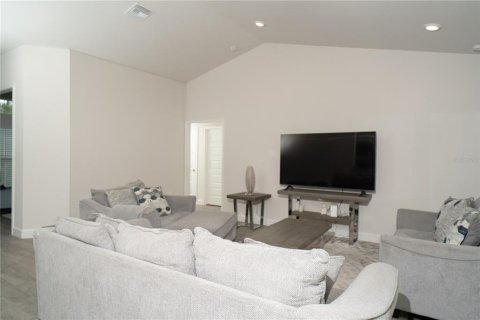 House in North Port, Florida 3 bedrooms, 198.63 sq.m. № 1757395 - photo 3