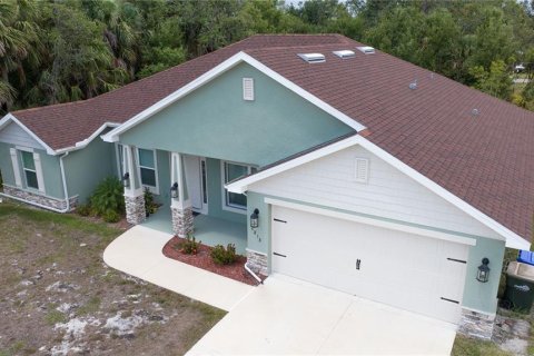 House in North Port, Florida 3 bedrooms, 198.63 sq.m. № 1757395 - photo 1