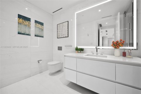 Купить кондоминиум в Майами, Флорида 1 спальня, 70.61м2, № 1982338 - фото 4