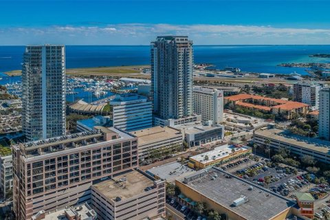 Condominio en alquiler en Saint Petersburg, Florida, 2 dormitorios, 125.79 m2 № 2230382 - foto 8