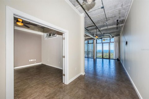 Condominio en alquiler en Saint Petersburg, Florida, 2 dormitorios, 125.79 m2 № 2230382 - foto 14