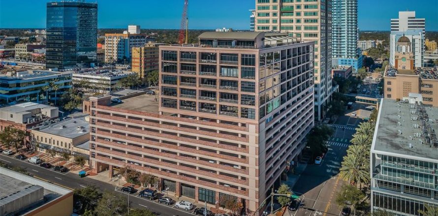 Condominio en Saint Petersburg, Florida, 2 dormitorios № 2230382