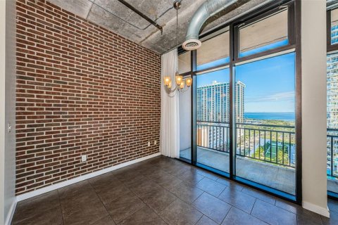 Condominio en alquiler en Saint Petersburg, Florida, 2 dormitorios, 125.79 m2 № 2230382 - foto 30