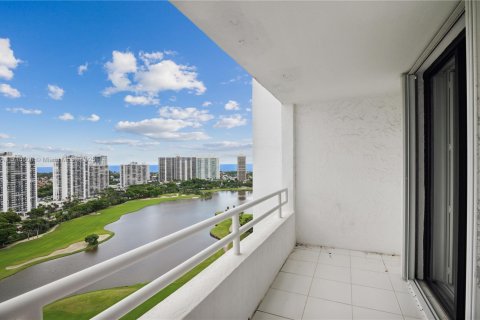 Купить кондоминиум в Авентура, Флорида 2 спальни, 114.55м2, № 1469702 - фото 13