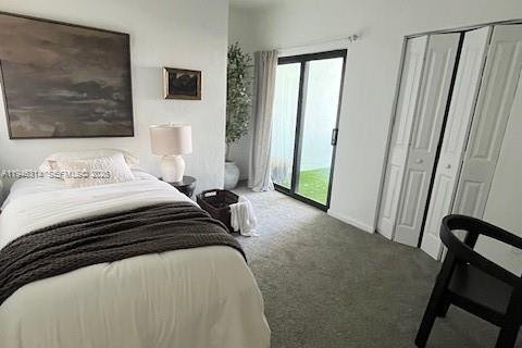 Townhouse in Hollywood, Florida 3 bedrooms, 139.35 sq.m. № 2002748 - photo 9