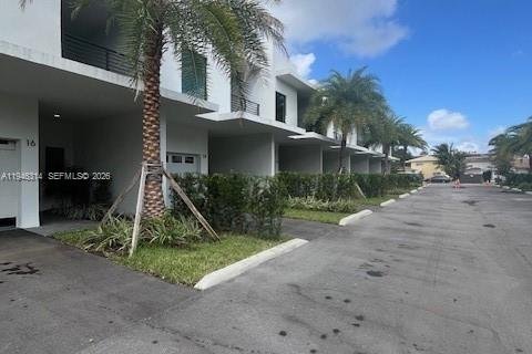 Townhouse in Hollywood, Florida 3 bedrooms, 139.35 sq.m. № 2002748