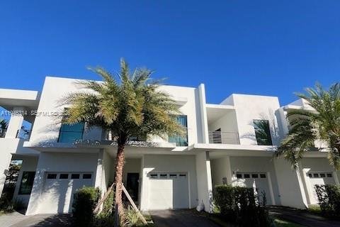 Townhouse in Hollywood, Florida 3 bedrooms, 139.35 sq.m. № 2002748 - photo 3
