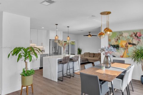 Casa en Miami, Florida 3 dormitorios, 148.64 m2 № 2305424