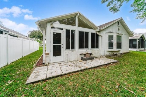 House in Tampa, Florida 3 bedrooms, 147.81 sq.m. № 2393416 - photo 17