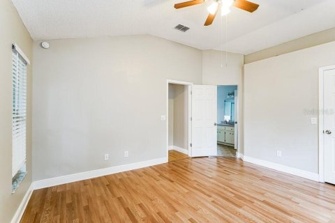 House in Tampa, Florida 3 bedrooms, 147.81 sq.m. № 2393416 - photo 12