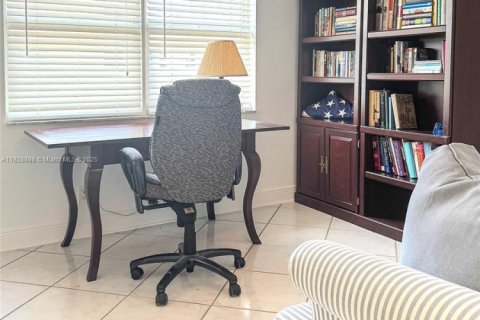 Copropriété à vendre à Hallandale Beach, Floride: 3 chambres, 128.11 m2 № 1818397 - photo 15