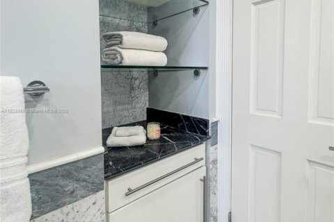 Copropriété à vendre à Hallandale Beach, Floride: 3 chambres, 128.11 m2 № 1818397 - photo 14