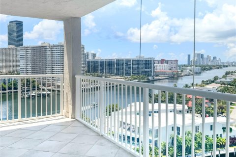 Copropriété à vendre à Hallandale Beach, Floride: 3 chambres, 128.11 m2 № 1818397 - photo 6