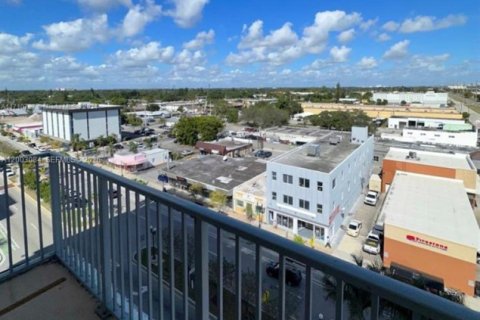 Снять в аренду кондоминиум в Холливуд, Флорида 2 спальни, 110.46м2, № 2066672 - фото 17