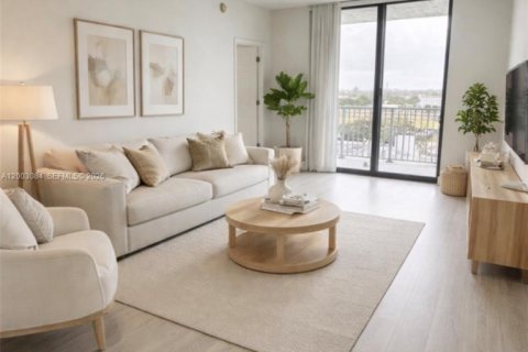 Снять в аренду кондоминиум в Холливуд, Флорида 2 спальни, 110.46м2, № 2066672 - фото 3