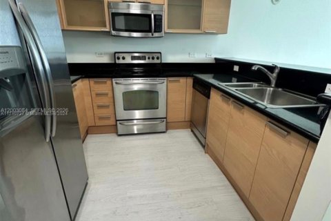 Снять в аренду кондоминиум в Холливуд, Флорида 2 спальни, 110.46м2, № 2066672 - фото 9