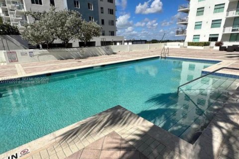 Снять в аренду кондоминиум в Холливуд, Флорида 2 спальни, 110.46м2, № 2066672 - фото 15