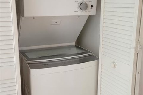 Condominio en alquiler en Sarasota, Florida, 2 dormitorios, 91.23 m2 № 1549175 - foto 22