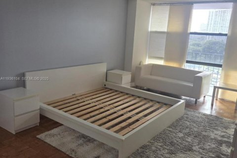 Condo in Hallandale Beach, Florida, 2 bedrooms № 1994177 - photo 26