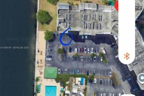 Condo in Hallandale Beach, Florida, 2 bedrooms № 1994177 - photo 19