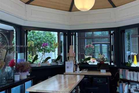 Commercial property in Coral Gables, Florida № 1990888 - photo 4