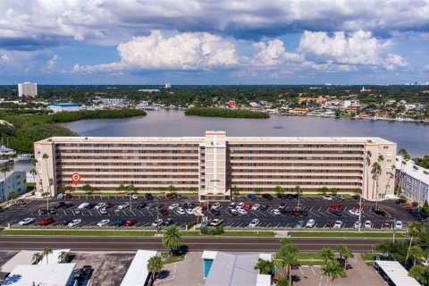 Condo in South Pasadena, Florida, 2 bedrooms  № 2363236