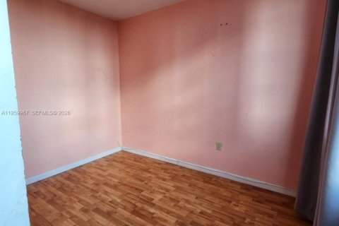 Condo in Miami, Florida, 1 bedroom  № 2020266 - photo 12