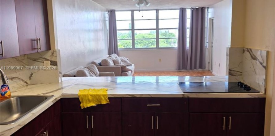 Condo in Miami, Florida, 1 bedroom  № 2020266