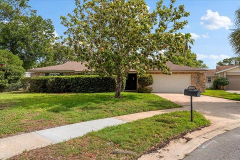 House in Longwood, Florida 4 bedrooms, 260.41 sq.m. № 2101075