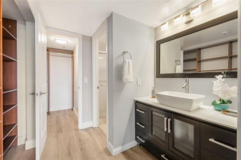 Condo in Orlando, Florida, 2 bedrooms  № 1873502 - photo 25