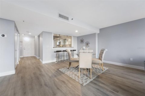 Condo in Orlando, Florida, 2 bedrooms  № 1873502 - photo 13