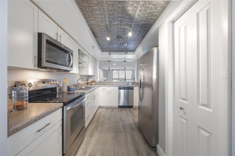 Condo in Orlando, Florida, 2 bedrooms  № 1873502 - photo 7