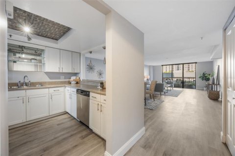 Condo in Orlando, Florida, 2 bedrooms  № 1873502 - photo 5