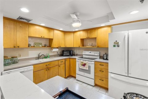 Купить кондоминиум в Трежер-Айленд, Флорида 3 комнаты, 109.16м2, № 2139098 - фото 10