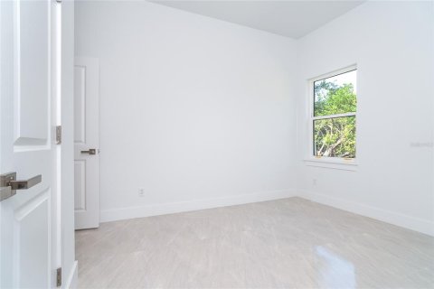 House in Rotonda, Florida 4 bedrooms, 178.65 sq.m. № 1757664 - photo 11