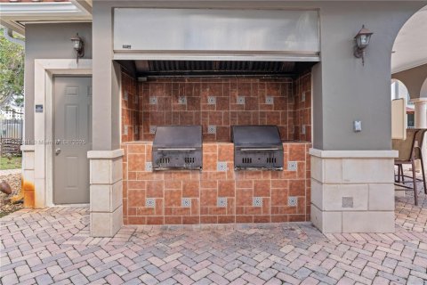 Condo in Miami, Florida, 3 bedrooms № 1975053 - photo 22