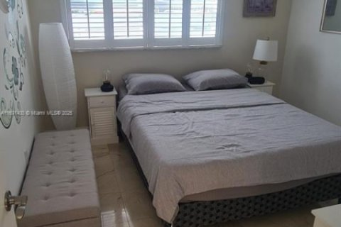 Condo in Miami Beach, Florida, 2 bedrooms  № 1943078 - photo 6